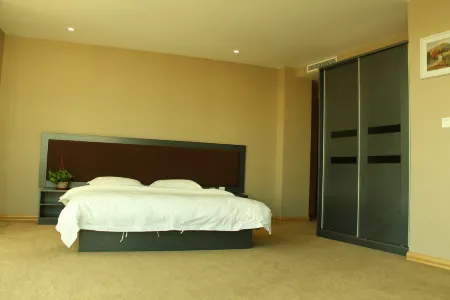 Jinqiao Holiday Business Hotel Отели рядом с достопримечательностью «Hengshan Ancient College»