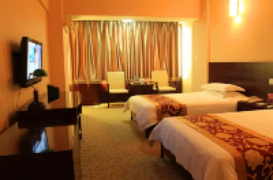 Pingliang Longdong Pearl Hotel (Gansu Medical College TiYu Park)