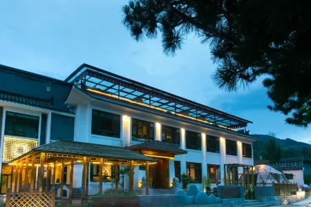 Floral·Wutai Mountain Yi'an Boutique Hotel(Wuye Temple) Отели рядом с достопримечательностью «Jinge Temple»