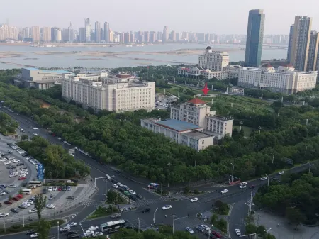 Downing One Hotel Отели рядом с достопримечательностью «Qiushui Square»