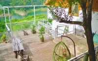 Shiyan Spirited Away Inn