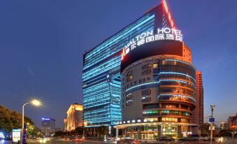 Malton International Hotel (Exhibition Center Jinhu Square Metro Station Branch)