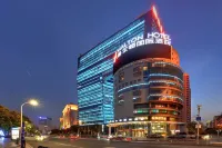 Malton International Hotel (Exhibition Center Jinhu Square Metro Station Branch) Hotel in zona Cloud Summit Sightseeing