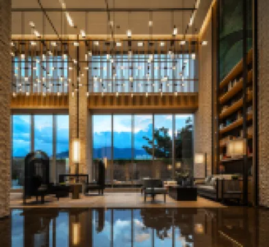 โรงแรมฮอลิเดย์ลวี่เยว่ เอ๋อไห่