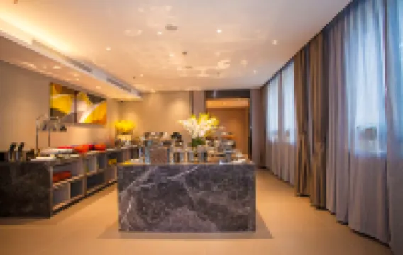 ホームイン ビジネスホテル(長春人民広場重慶路活力城)