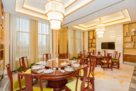 Yunyi Zizai Hotel (Kangbashi Kete) Отели рядом с достопримечательностью «Mengguxiangqi Square»