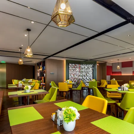 Hampton by Hilton Beijing Daxing Flower of The World