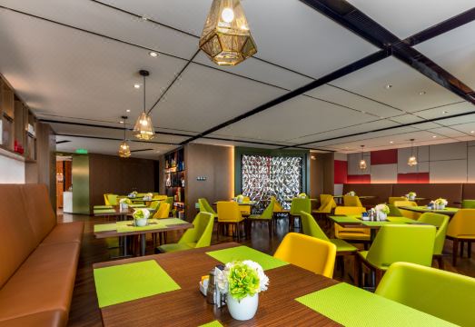 5. 햄튼 바이 힐튼..