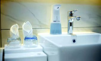 Yafeng Hotel (Xinyang Libao Square Wanxiangcheng Branch)