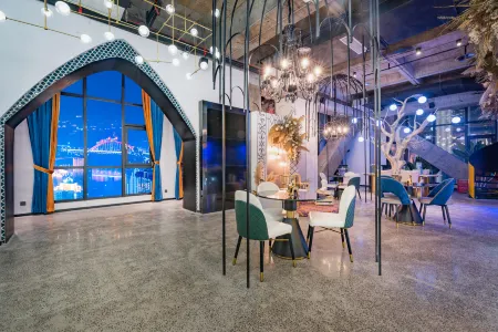 Qianhe Rishan River View Hotel