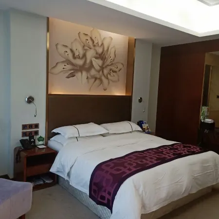 Jinbi Huafu Hotel
