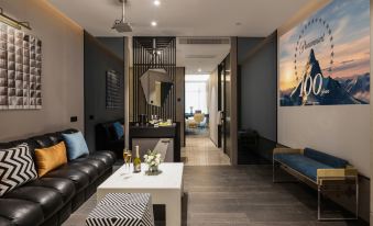 Kuanrong Suites Hotel (taiguli store, Chunxi Road, Chengdu)