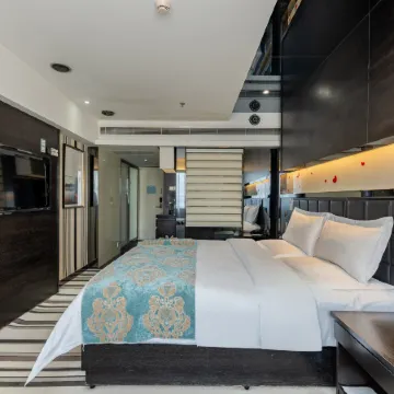 Shengmei Boutique Hotel (Taiyuan Liuxiang Bell Tower Street) Отели рядом с достопримечательностью «Бассейн Черный Дракон»