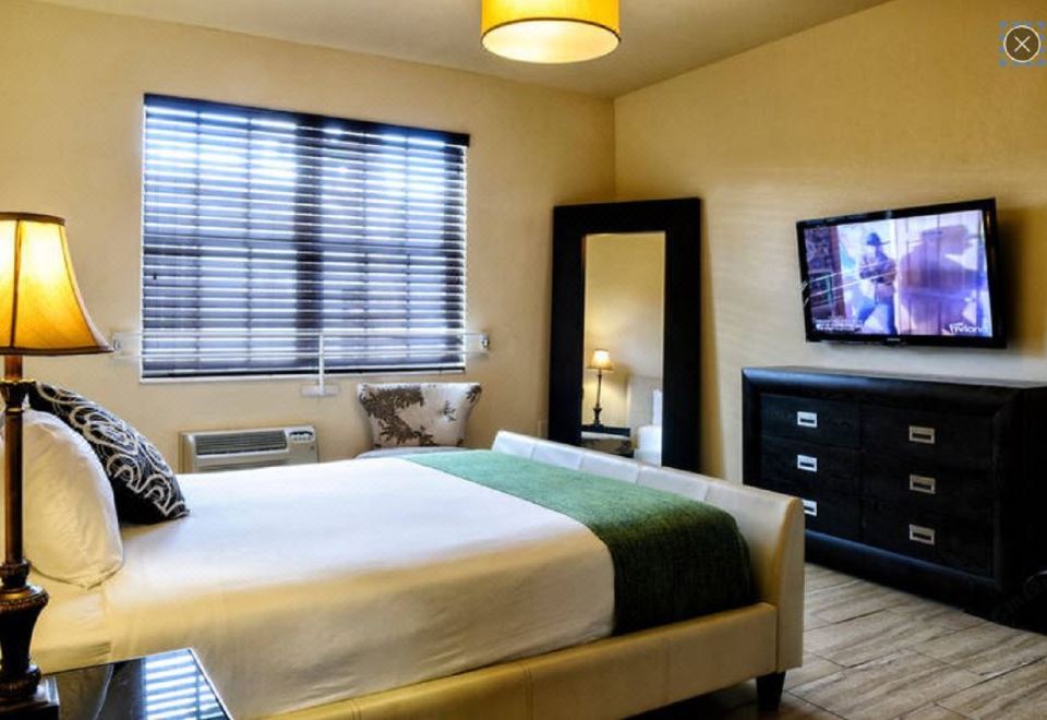 Tradewinds Apartment and Hotel Over view