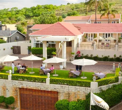 Hotel Nilas - Housity