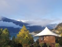 林芝华侨城南山国际汽车营地 - 湖畔景舍大床房