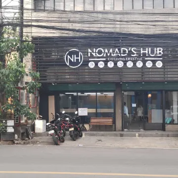 Nomad's Hub - Best Value Co-Living Hostel
