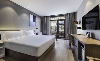 Orange Hotel  (Shanghai Hongqiao Railway Station Store)