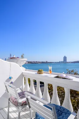 Qingdao Xingyi Shihai Seaview Foreign Room Hotels near PLA Naval Museum