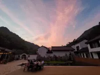 Gupo Mountain Third Sister Story Forest Hot Spring Travel Healing Resort Hotel - Romantic