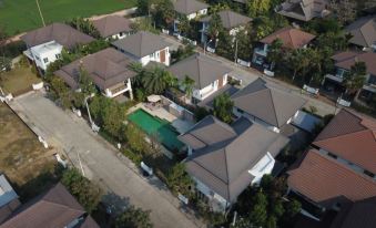 Amy's Chiangmai Villa with Swimming Pool