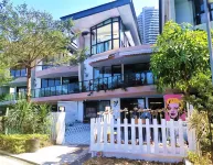 Ruiji Art Villa in Huidong