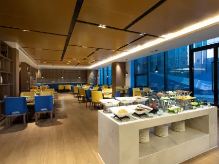 Dongying Plaza Le Peng Hotel