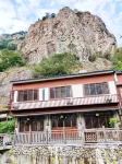 BenShe Inn - Inns