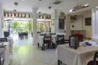 Karoon Hotel