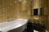Hotel Monterey Okinawa Spa & Resort - balcony