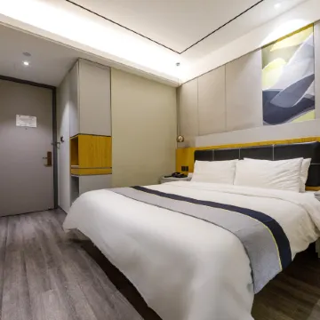 Homeinn Selected Hotel (Shanghai Lujiazui Century Avenue Subway Station)