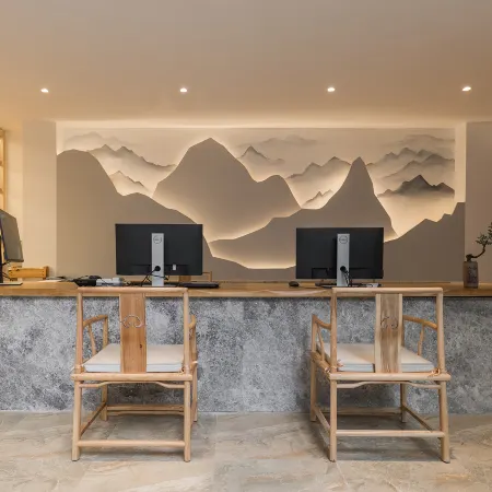 Splendid Boutique Hotel (Lianglukou Subway Station, Yuzhong District) Отели рядом с достопримечательностью «Стадион «Датяньвань»»