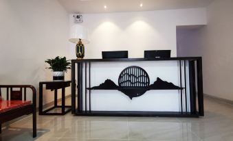 Yazhi Jixiang Hotel