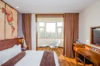 James Joyce Coffetel Hotel (Gaoyi Railway Station) - parkir