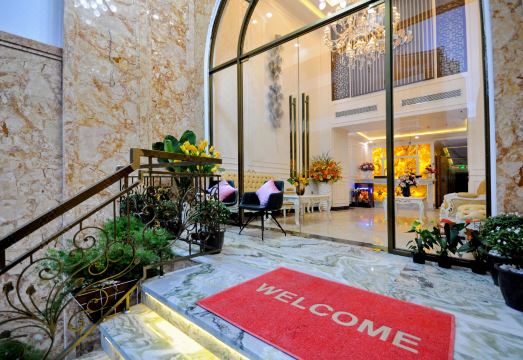 2. 엔젤 호텔 냐짱..