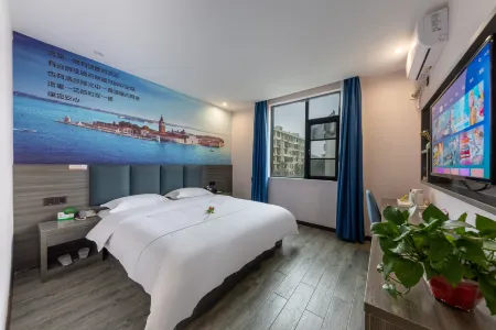 Jichu Hotel (Rongcheng Jianli No.1 Middle School Store) Отели рядом с достопримечательностью «Zhongbai Jianli Shopping Center»