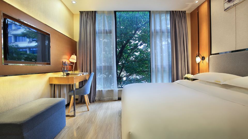 Lijiang Letu Boutique Hotel (Guilin Liangjiang Sihu Dongxi Alley)