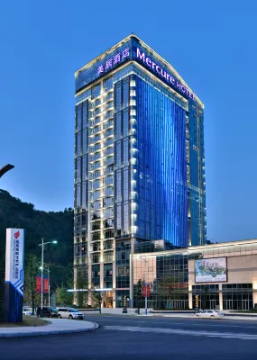 Mercure Yibin Port Hotels near University of Electronic Science and Technology