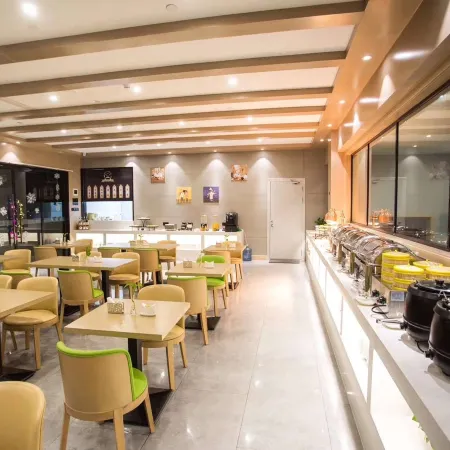 Duoya Hotel (Xiangyang Walmart Minfa Plaza Branch)