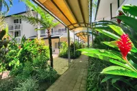 Cairns Reef Apartments & Motel Hotels in Woree
