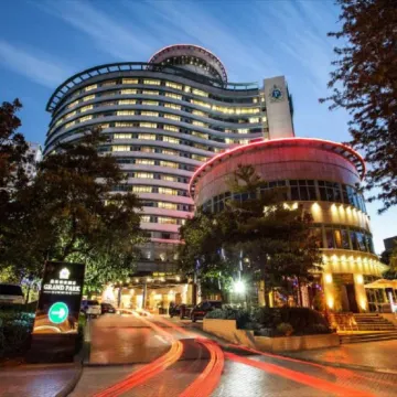 Grand Park Kunming Hotels near The Green Lake Park