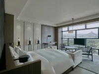 the Puxuan Hotel and Spa Hotel dekat Qingyan Stone Boat