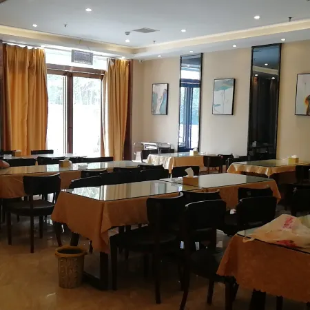 HongTai Business Hotel