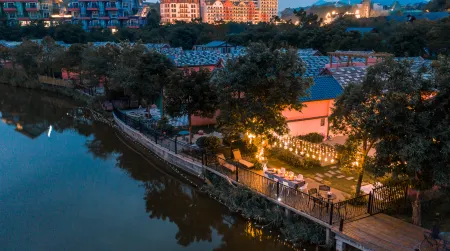 QVilla Отели рядом с достопримечательностью «Spring Woods»