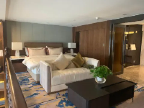 嘉峪関名嘉匯諾金インターナショナルホテル 嘉峪関のホテル