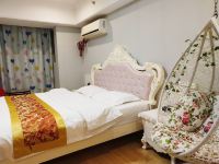 南京奥中酒店公寓(江宁万达店) - 时尚大床房