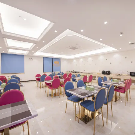 Vienna Hotel (Sanjiang Bell Tower Bird's Nest Distribution Center)