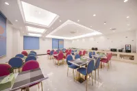 Vienna Hotel (Sanjiang Bell Tower Bird's Nest Distribution Center)