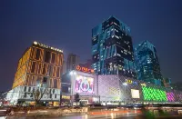 Metropolo Hotel (Zhengzhou Erqi Wanda Plaza Second People's Hospital Subway Station) Hôtels à : Zhengzhou