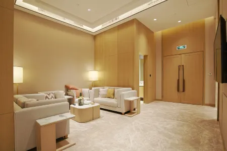 Howard Johnson Glory Plaza ShanTou Отели рядом с достопримечательностью «Kelong Trees Garden»